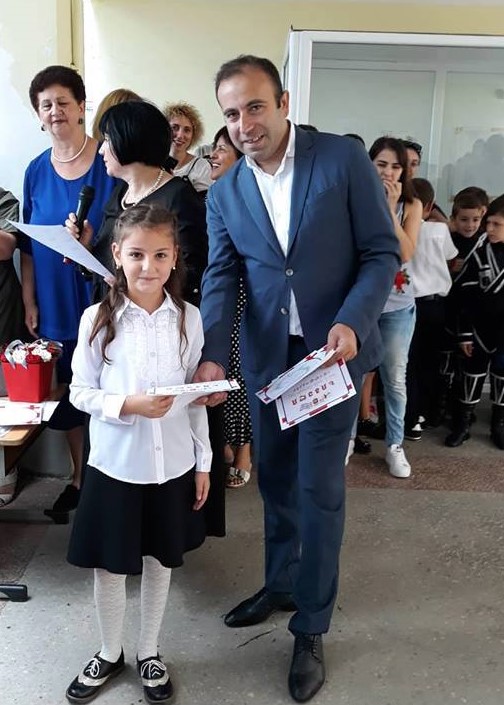 სასკოლო ღონისძიებაზე სამაჟორიტარო უბანში