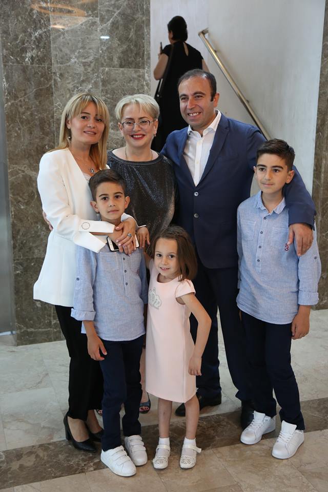 ოჯახთან ერთად