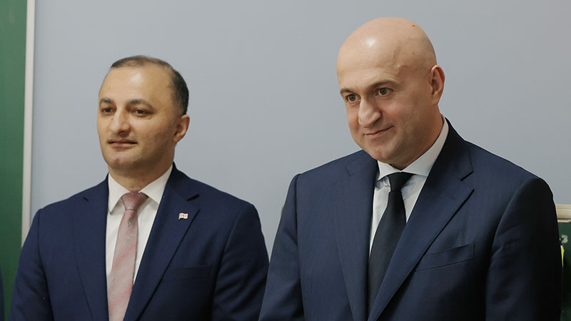 სულხან თამაზაშვილის და დავით გაბაიძის ხელფასი 13 600 ლარი იქნება – მთავრობის „ხელფასები 2026“