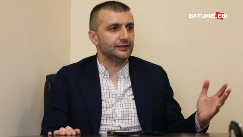 „კანონსაც არღვევენ და პრინციპსაც“ – მასწავლებელი სახელმძღვანელოების შექმნის დახურულ პროცესზე