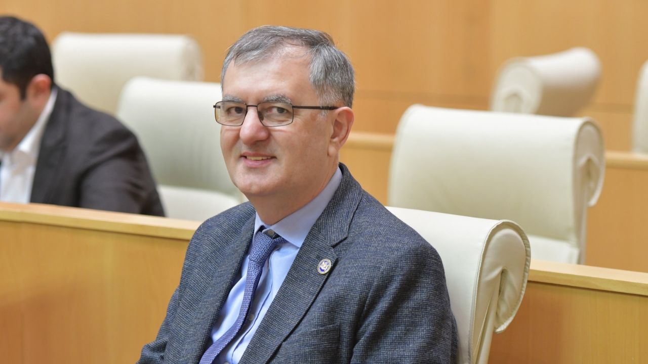 სოზარ სუბარს 930 ლარი გადაუხადეს მესტიაში მივლინებისთვის
