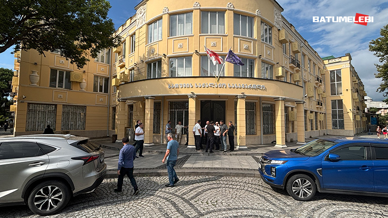 ბათუმში ხიდიდან გადაგდებული კაცის მკვლელობის საქმის განხილვა გრძელდება – რა თქვეს მოწმეებმა